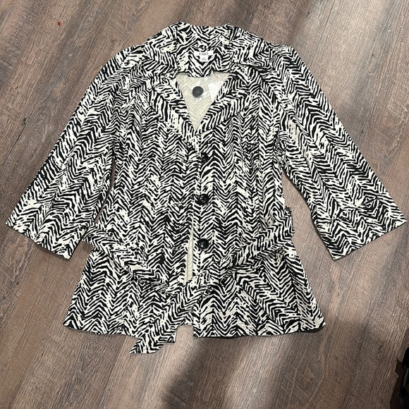 Zebra Jacket - NWT - Size XL - Picture 1 of 4